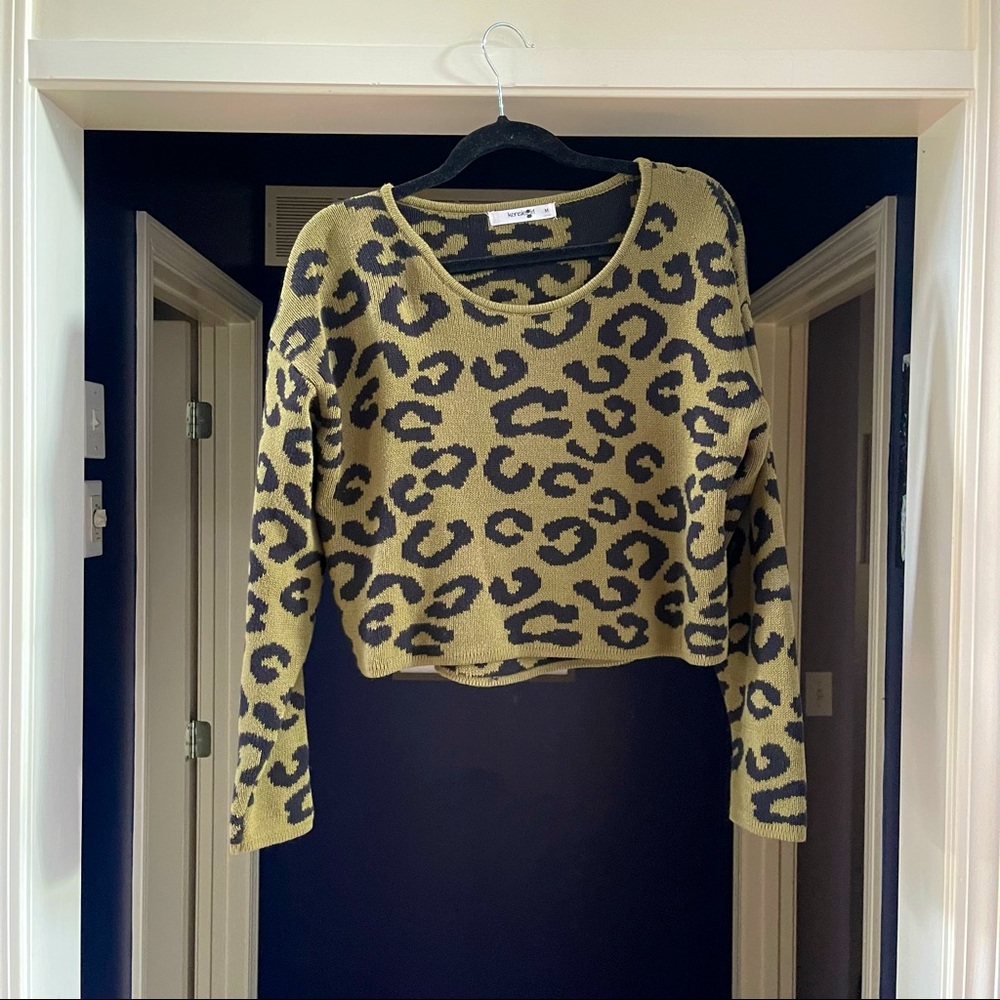 Kensie Girl Crop Sweater Leopard Pattern